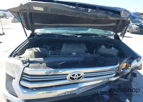 2017 Toyota Tundra Sr5 4.6L V8 из США, поврежденный, VIN 5TFEM5F14HX110060